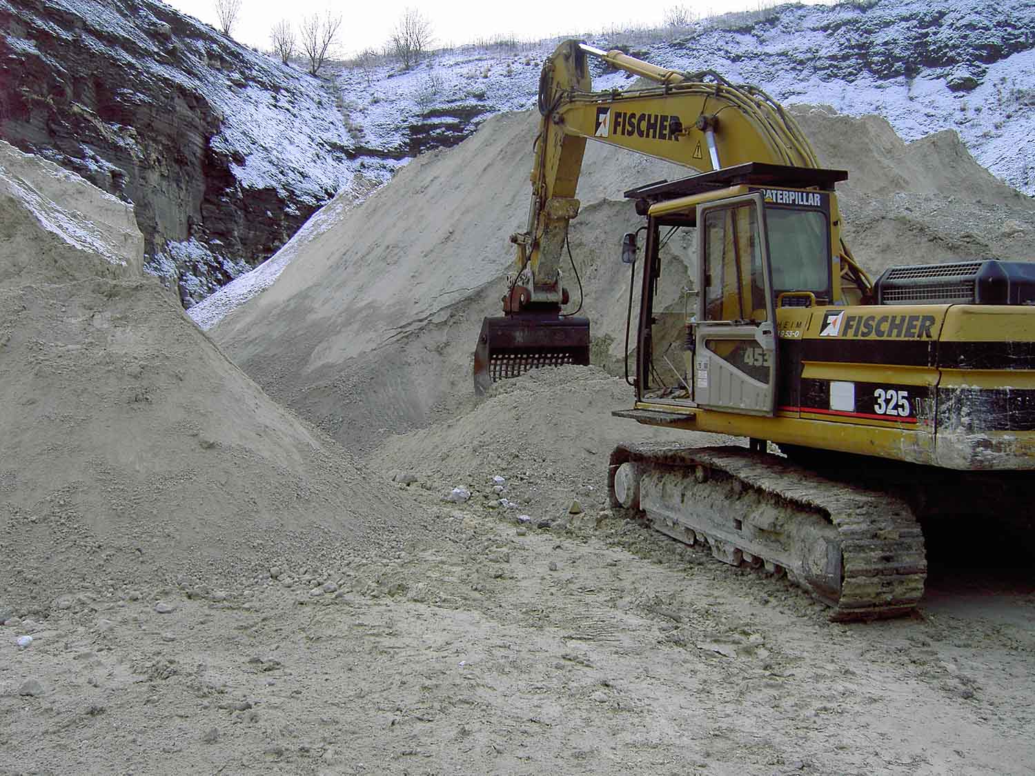 Экскаватор CAT 325 с ковшом Dappen Sieblöffel B44-1500-80S