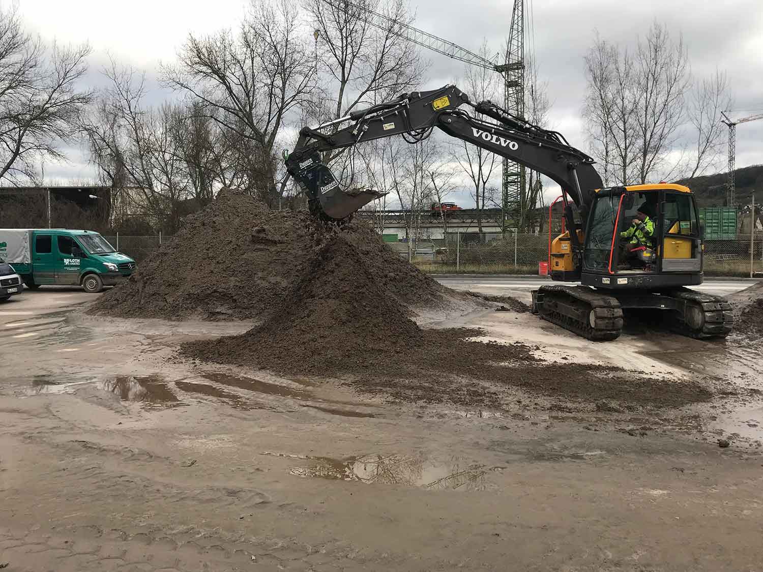Экскаватор Volvo ECR145EL с ковшом Dappen B28-1200-60S-VW