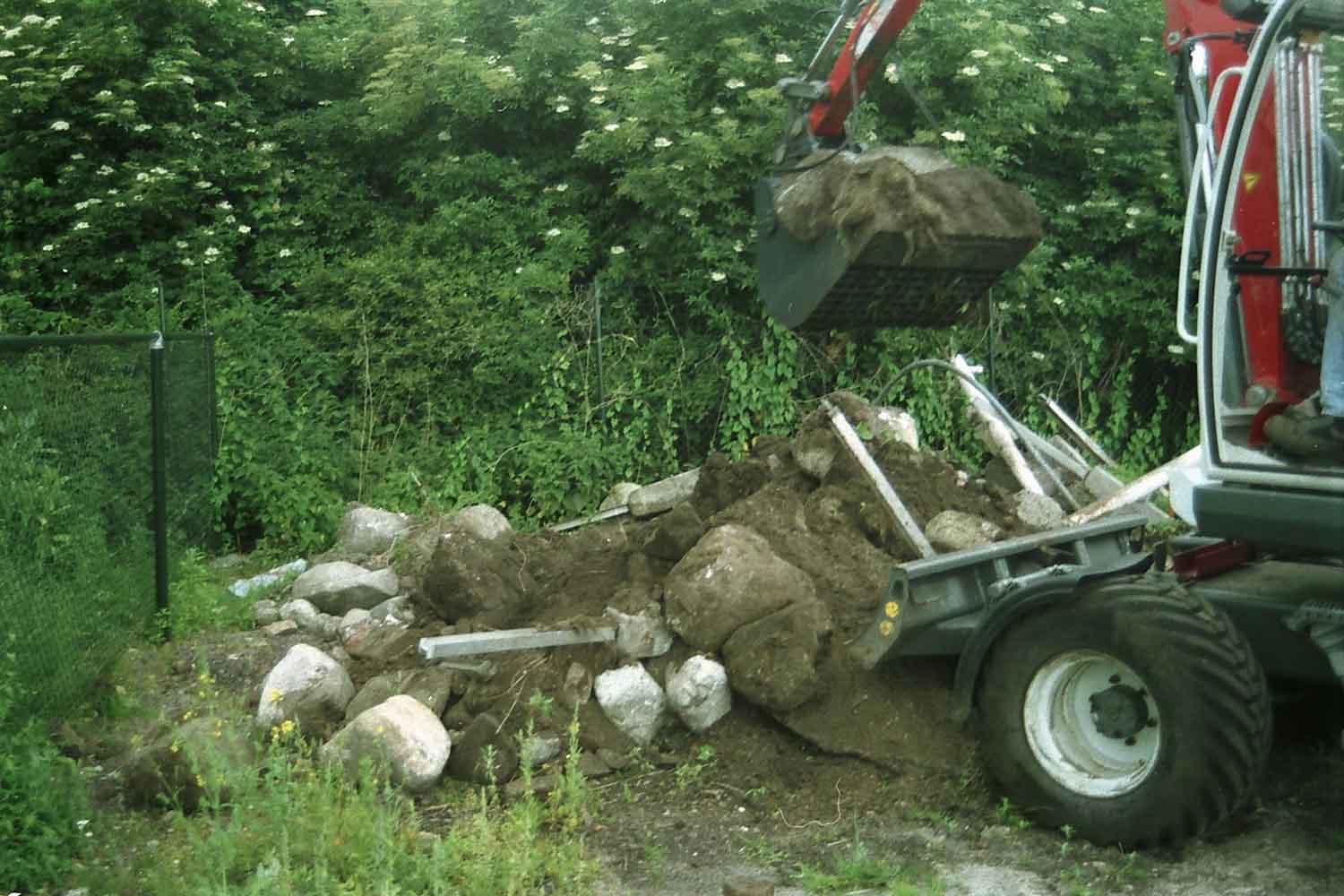 Экскаватор Neuson 6502 с ковшом Dappen B24-1000-60S