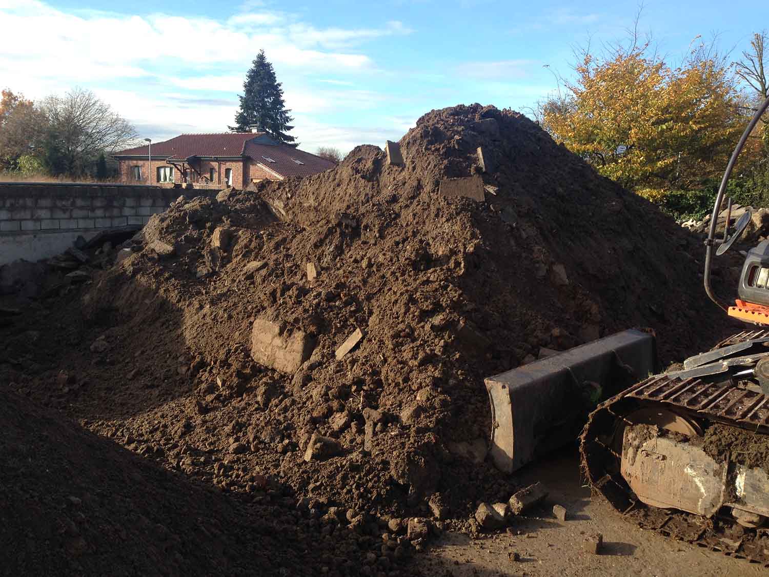 Экскаватор Hitachi ZX130 с ковшом Dappen B28-1200-60S-W